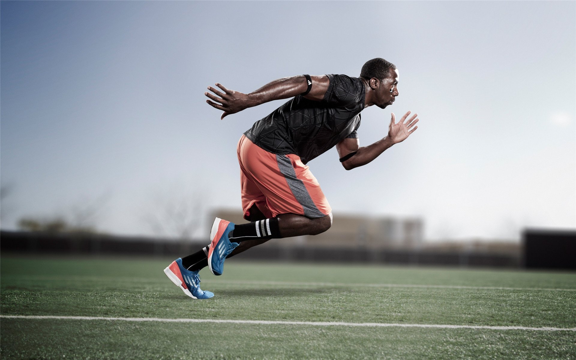 【罚分揭秘】裁判如何快速判断犯规点,确保比赛流畅,裁判的犯规手势