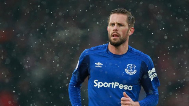 【雪国操作】瑞士换人滑雪板上场，全场尖叫，瑞士滑雪名将