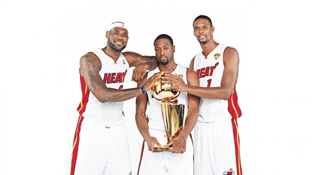 利物浦球队举行庆祝活动，感谢球迷支持，利物浦官方球迷会