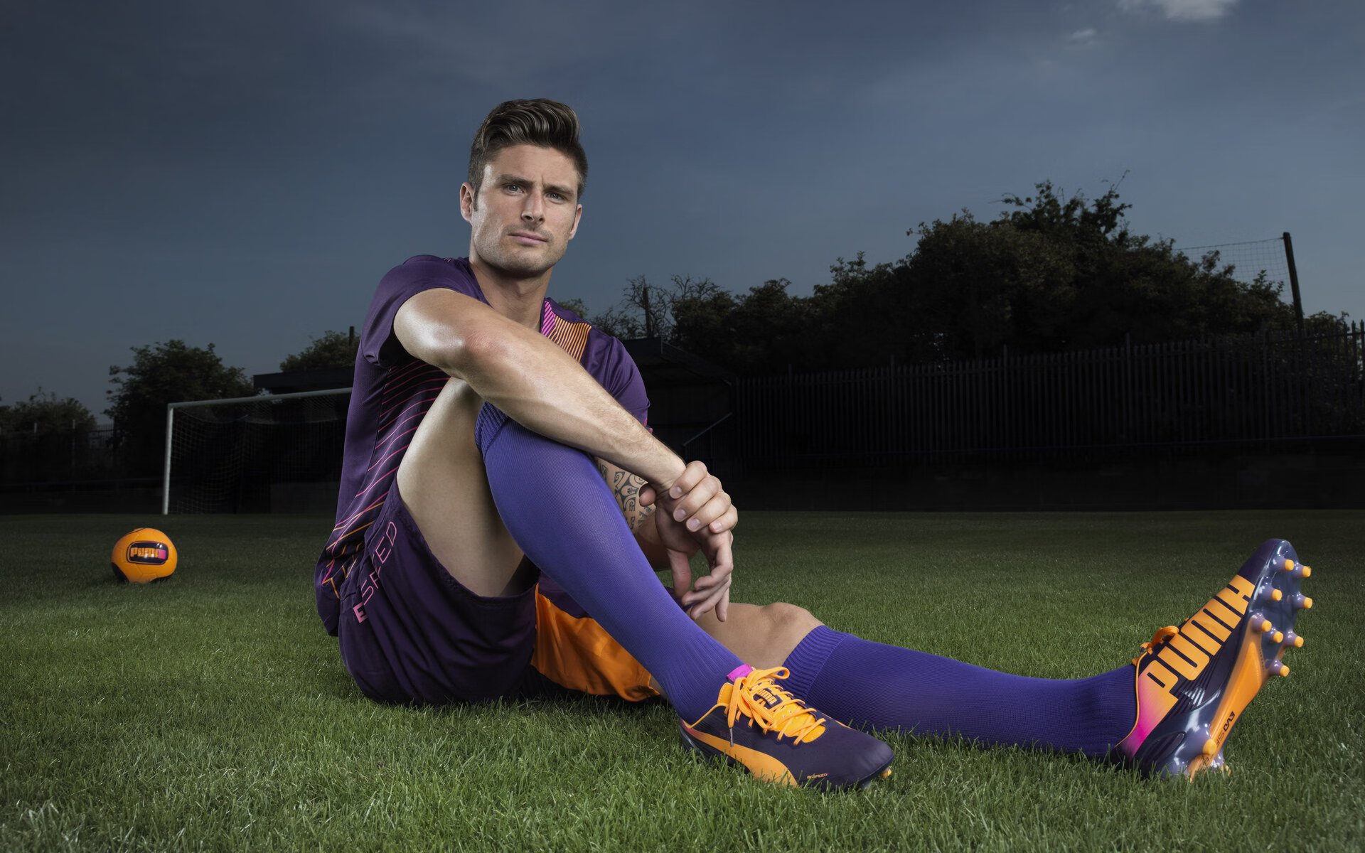 中国足球代表团访问欧洲，学习先进经验，中国足球访谈