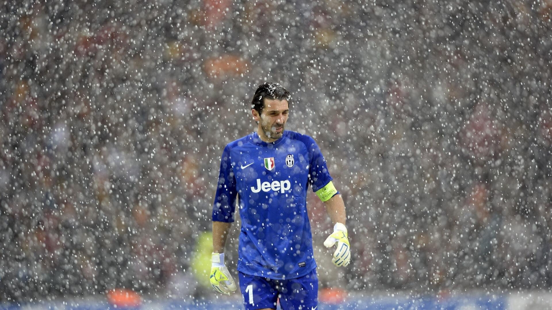 勇士客场逆袭库里关键三分，勇士高层谈续约库里